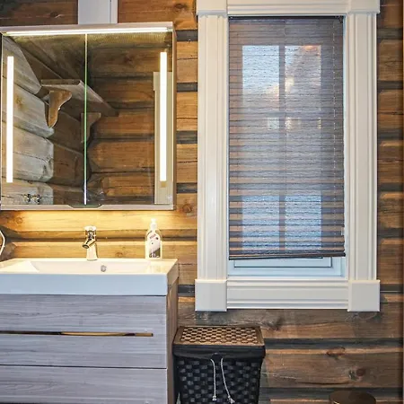 Three-bedroom In * Sjusjoen